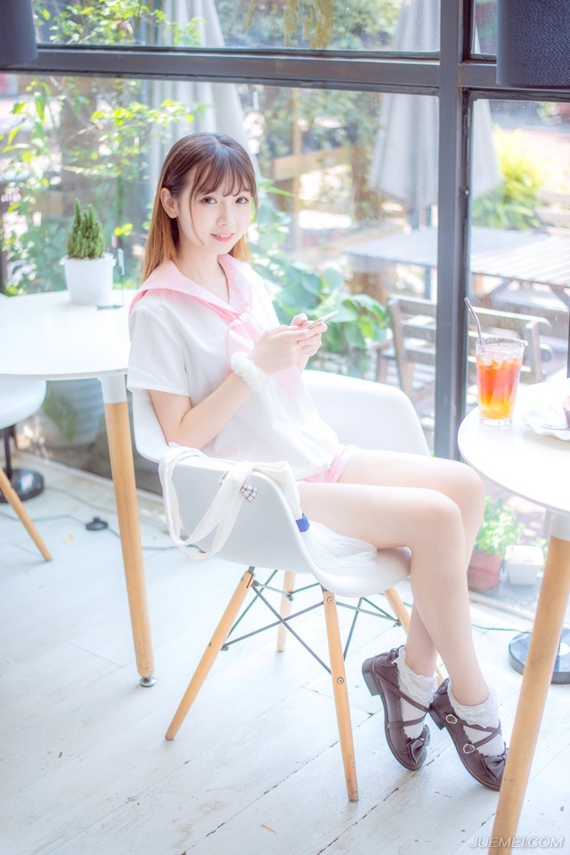 爱情有若佛家的禅---不可说，不可说，一说就是错[lizhigushicom]。婚姻和爱情的模式在世界有千万种，我的看法：女人是一架钢琴，遇到一位名家来弹，奏出来的是一支名曲。如果是一个普通人来弹，也许会奏出一条流行曲，要是碰上了不会弹琴的人，恐怕就不成歌了。